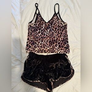 VS cheetah PJ set